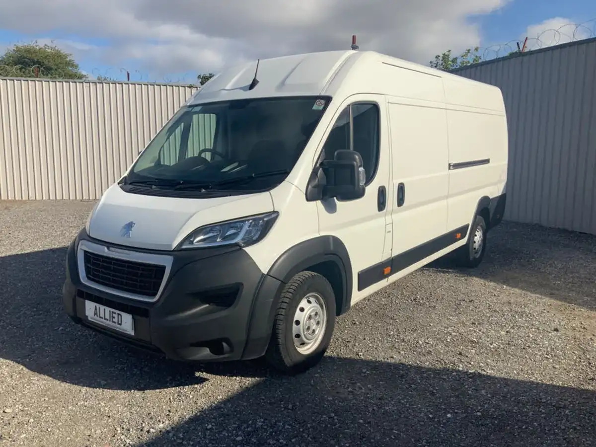 2023-peugeot-boxer-22-bluehdi-professional-premium-435-l4h2-big-2
