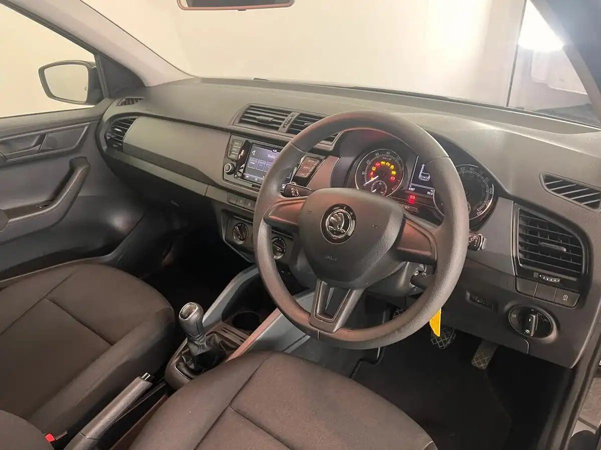2020-skoda-fabia-10-mpi-s-hatchback-big-17