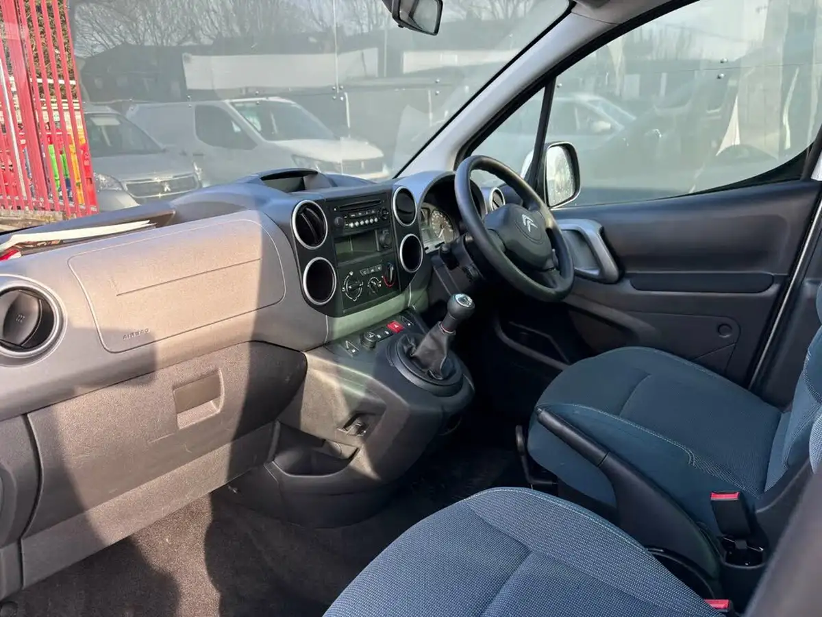 2018-citroen-berlingo-16-vti-multispace-feel-big-16