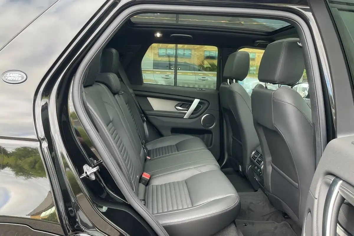 2024-land-rover-discovery-sport-15-p300e-dynamic-se-big-26
