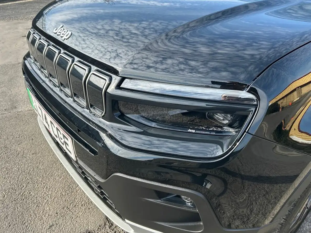 2025-jeep-avenger-e-summit-big-19