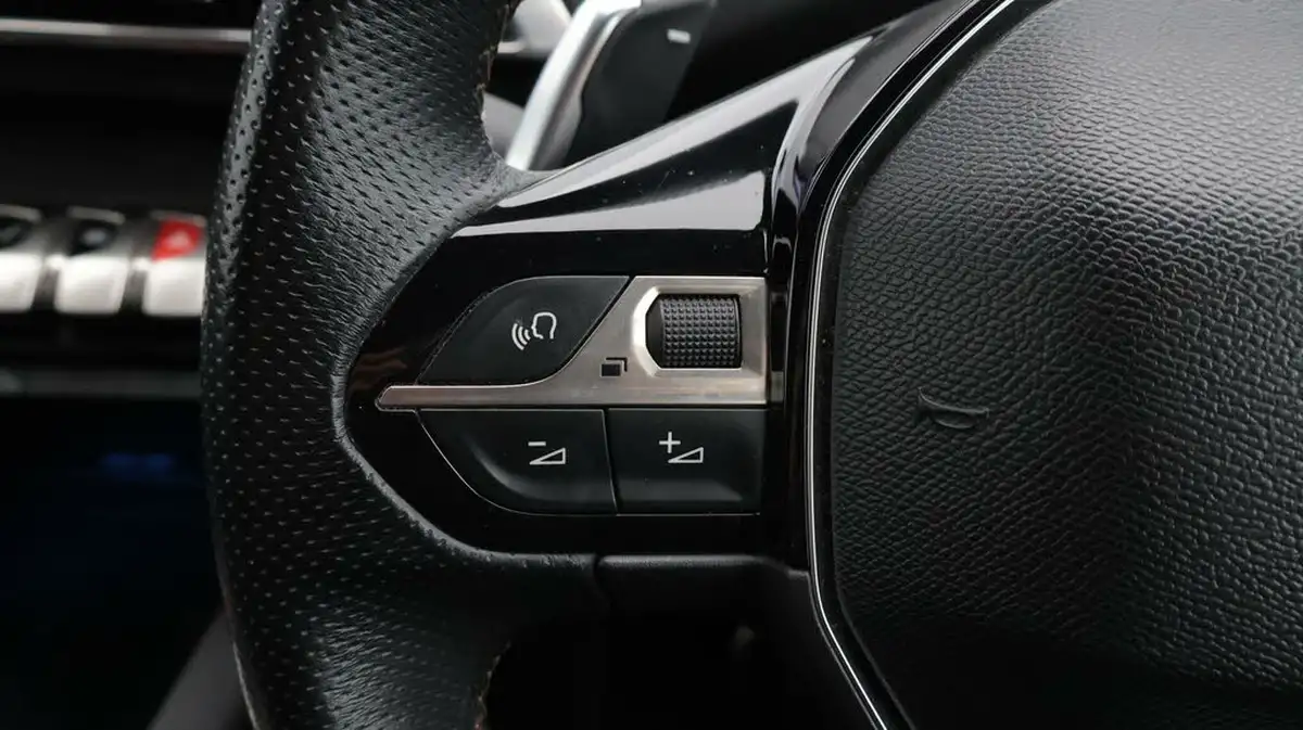 2018-peugeot-5008-suv-16-thp-gt-line-big-25