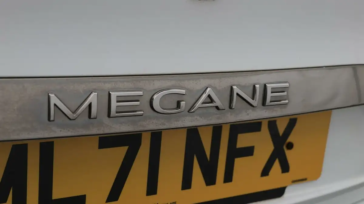 2021-renault-megane-15dci-iconic-sport-tourer-big-22