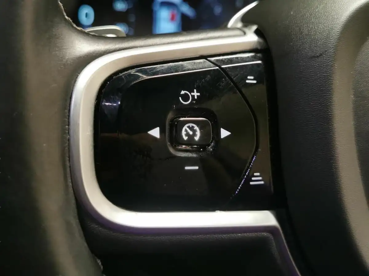 2020-volvo-xc60-20td-b4-r-design-awd-big-24