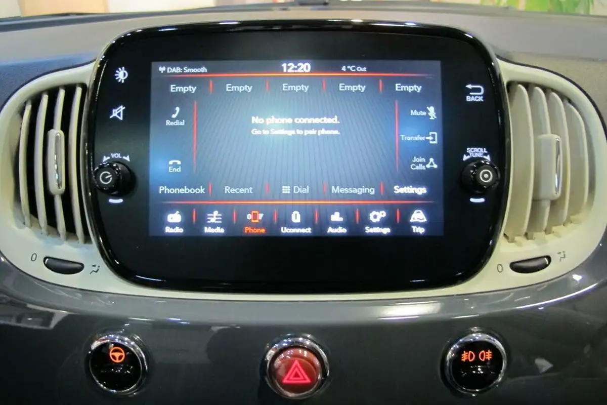 2020-fiat-500-10-lounge-big-28