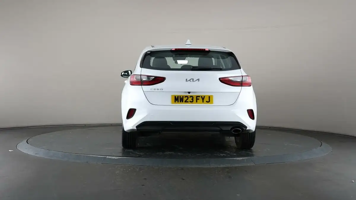 2023-kia-ceed-15-t-gdi-2-158bhp-non-adap-hatchback-big-32