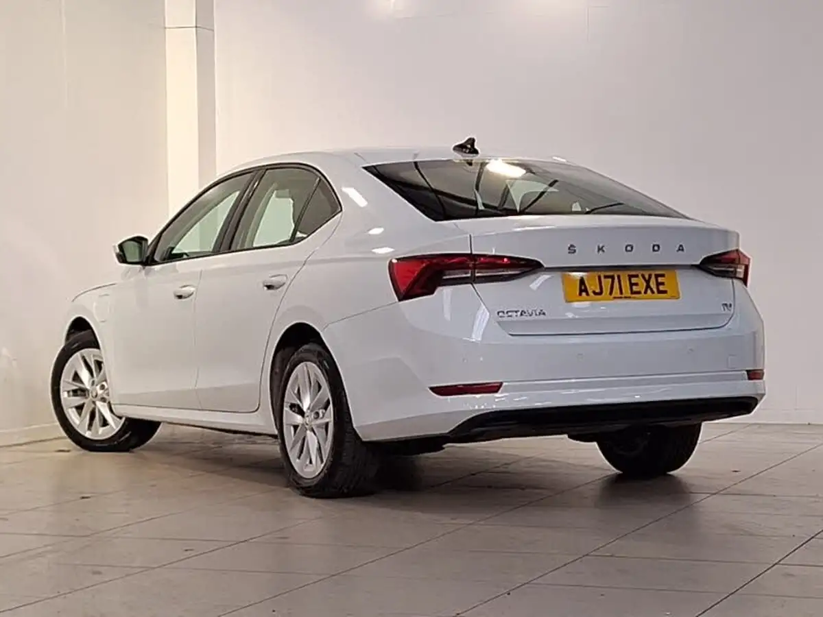 2021-skoda-octavia-big-1
