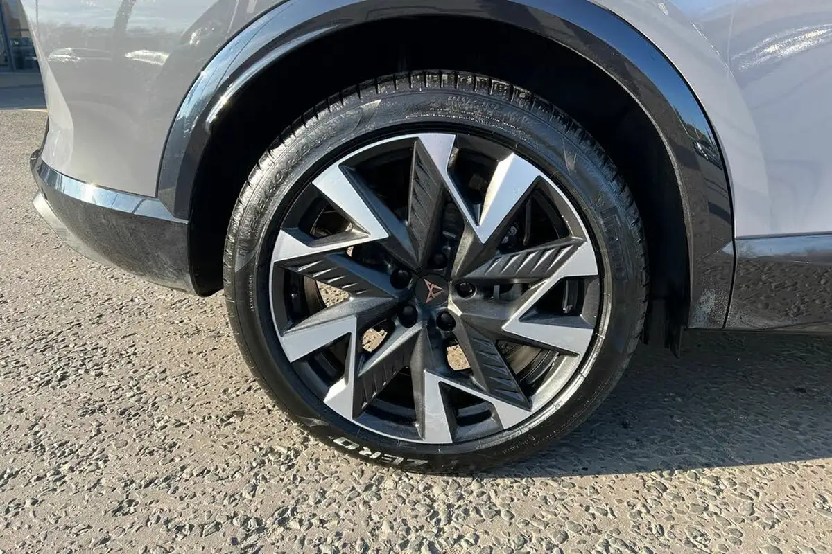 2025-cupra-formentor-15-e-hybrid-v2-big-4