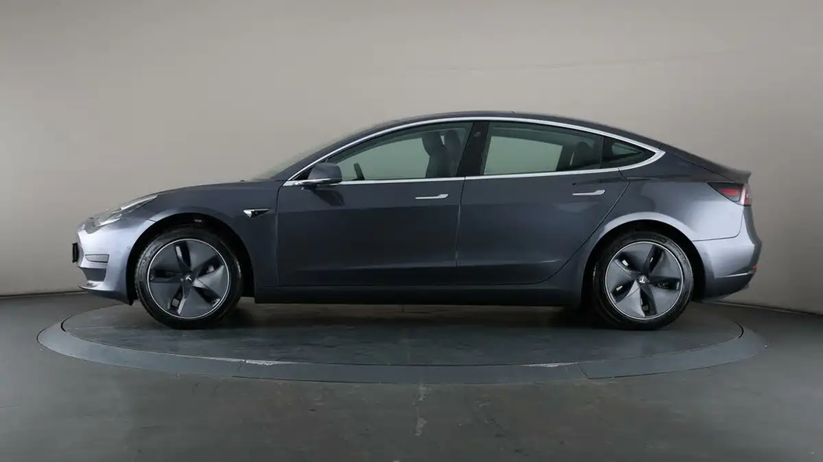 2020-tesla-model-3-e-standard-plus-big-34