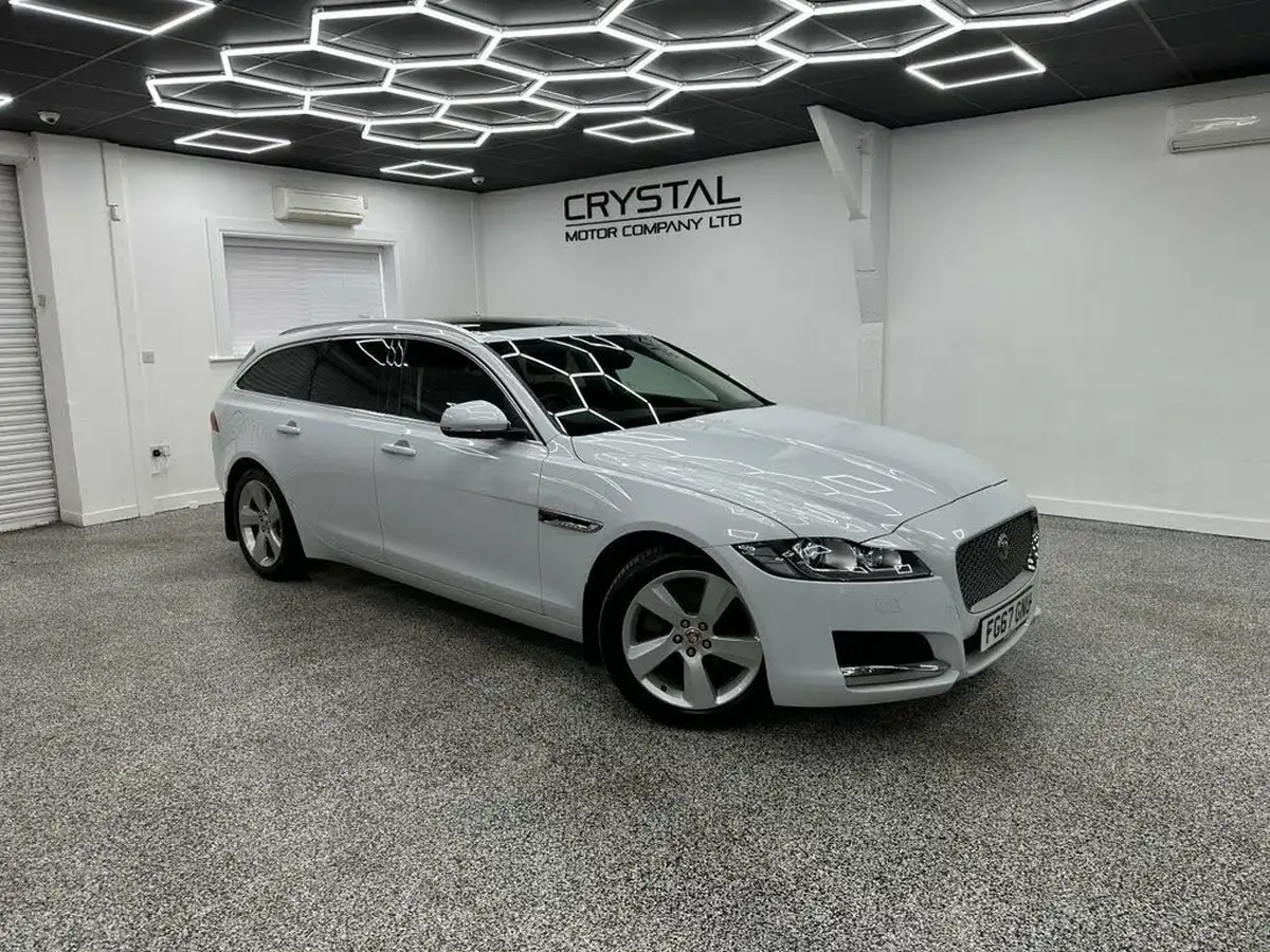 2017-jaguar-xf-20td-portfolio-180ps-sportbrake-5d-1999cc-auto-big-0
