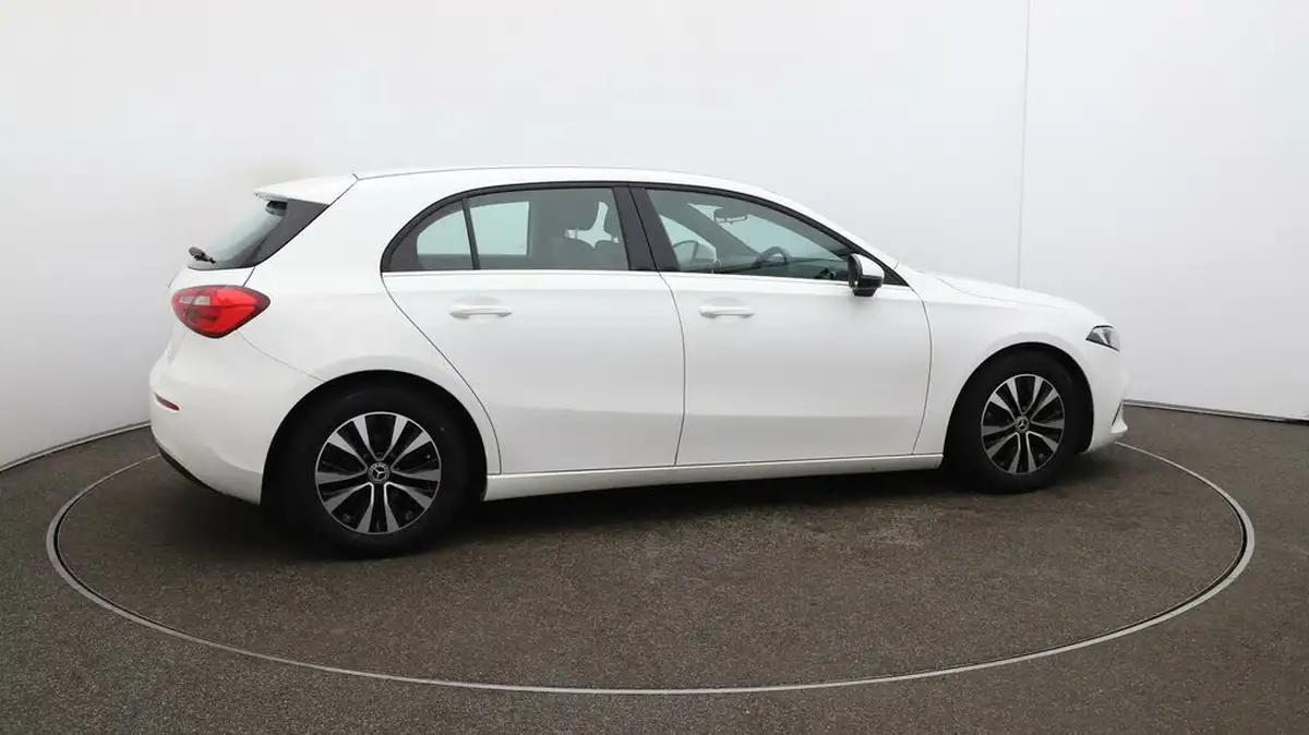 2022-mercedes-benz-a-class-20d-a180d-se-big-48