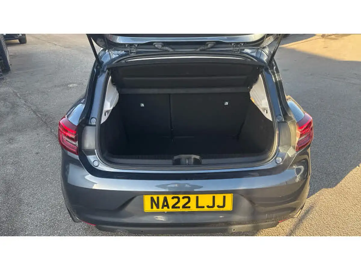 2022-renault-clio-10-tce-iconic-edition-big-3