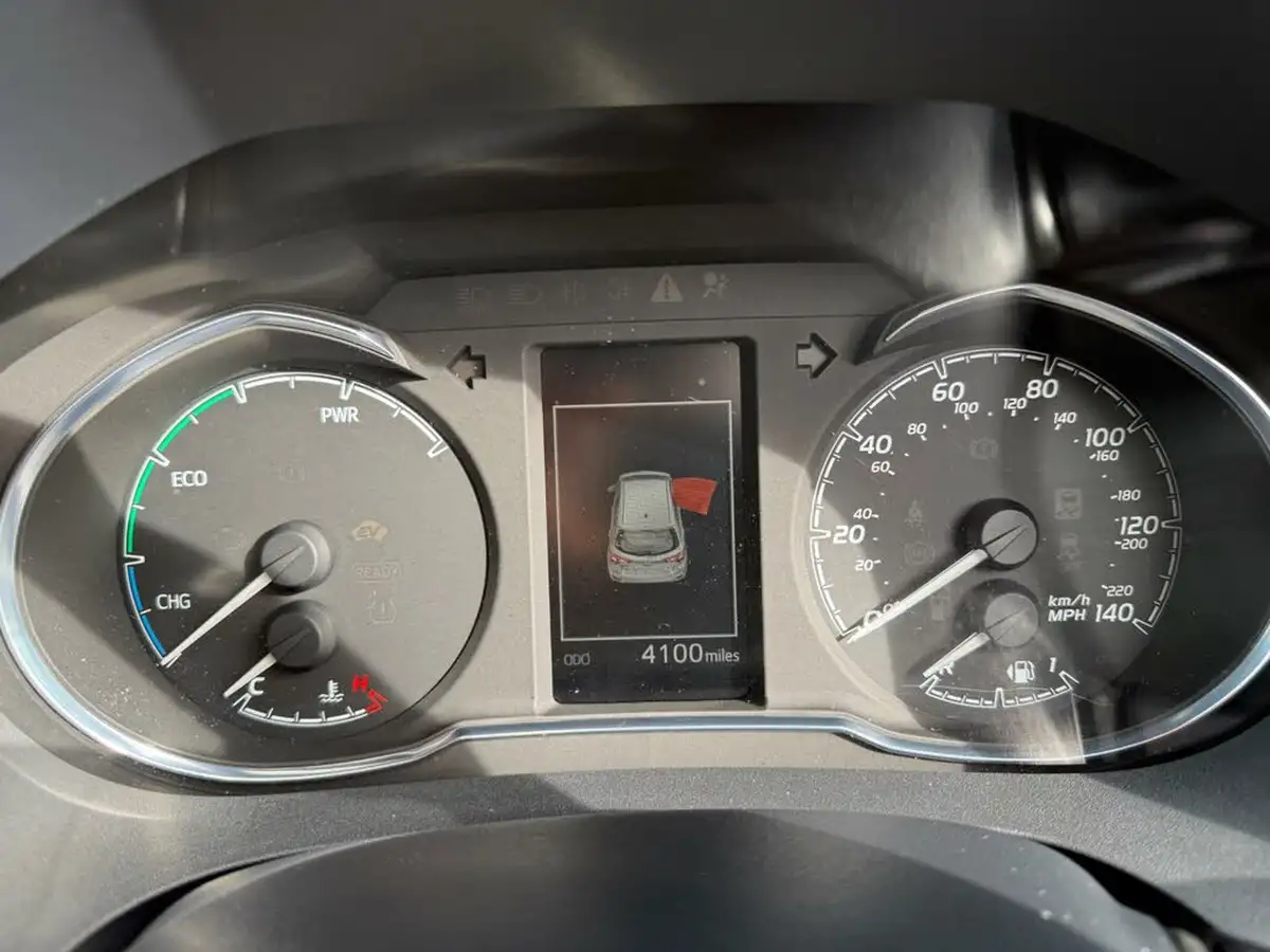 2019-toyota-yaris-15-vvt-i-icon-tech-98bhp-hybrid-1497cc-e-cvt-big-59