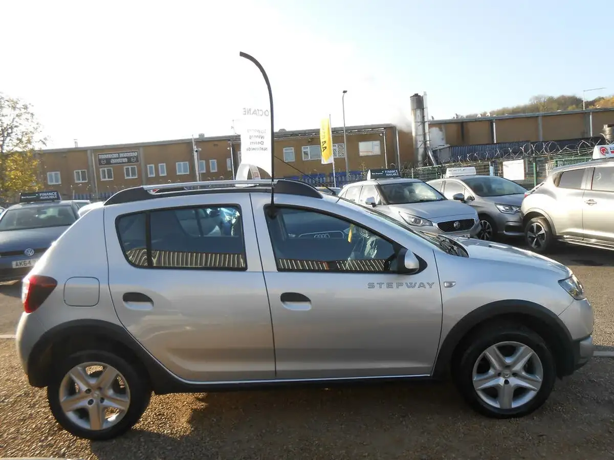 2015-dacia-sandero-stepway-15dci-laureate-big-10