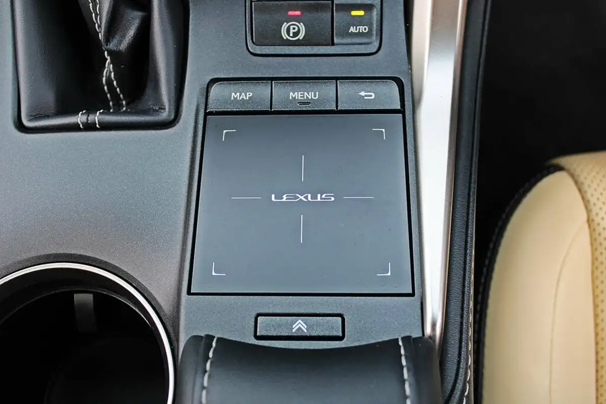 2019-lexus-nx-300h-25-takumi-sunroof-big-22