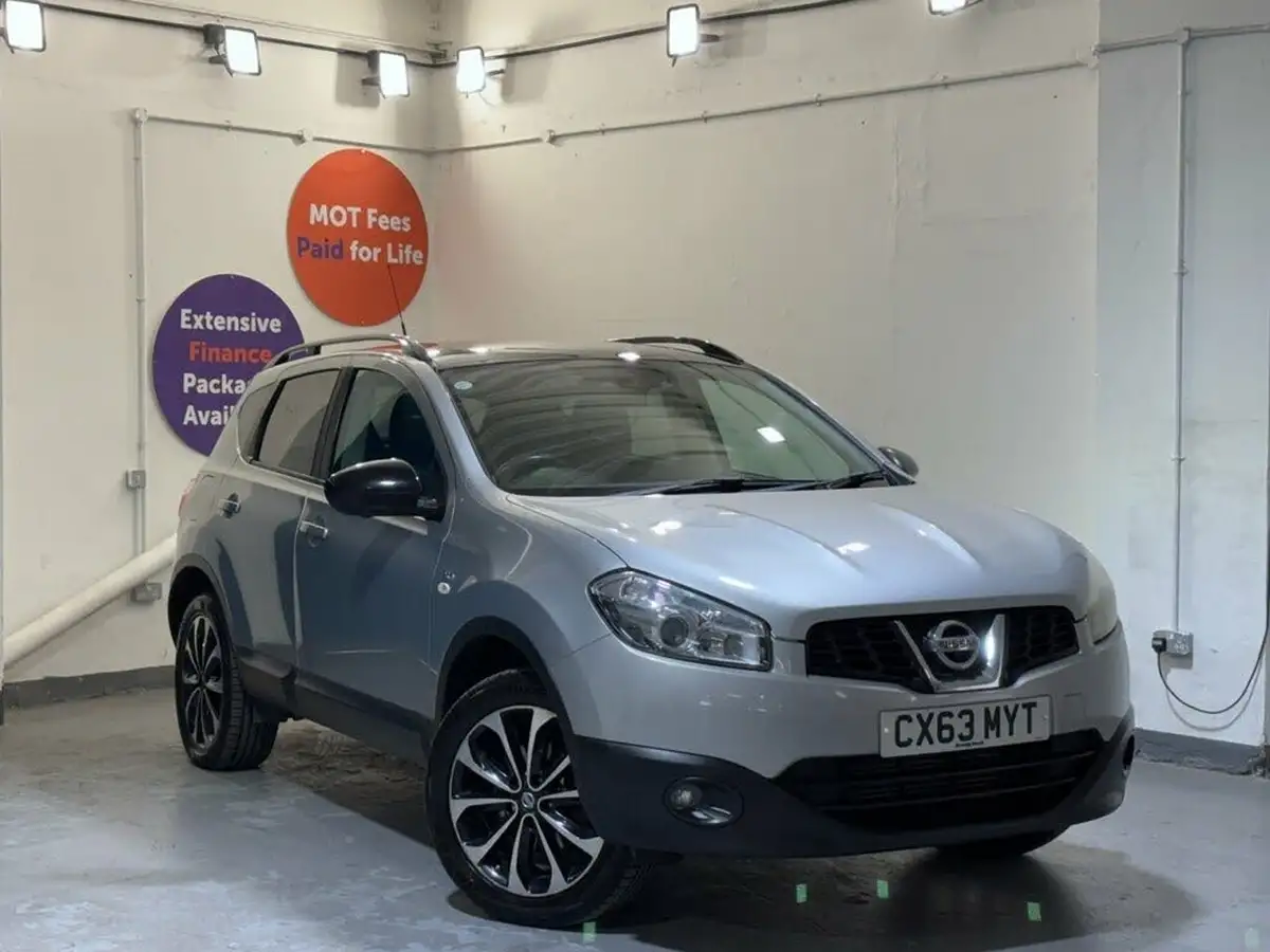 2013-nissan-qashqai-15td-360-big-0