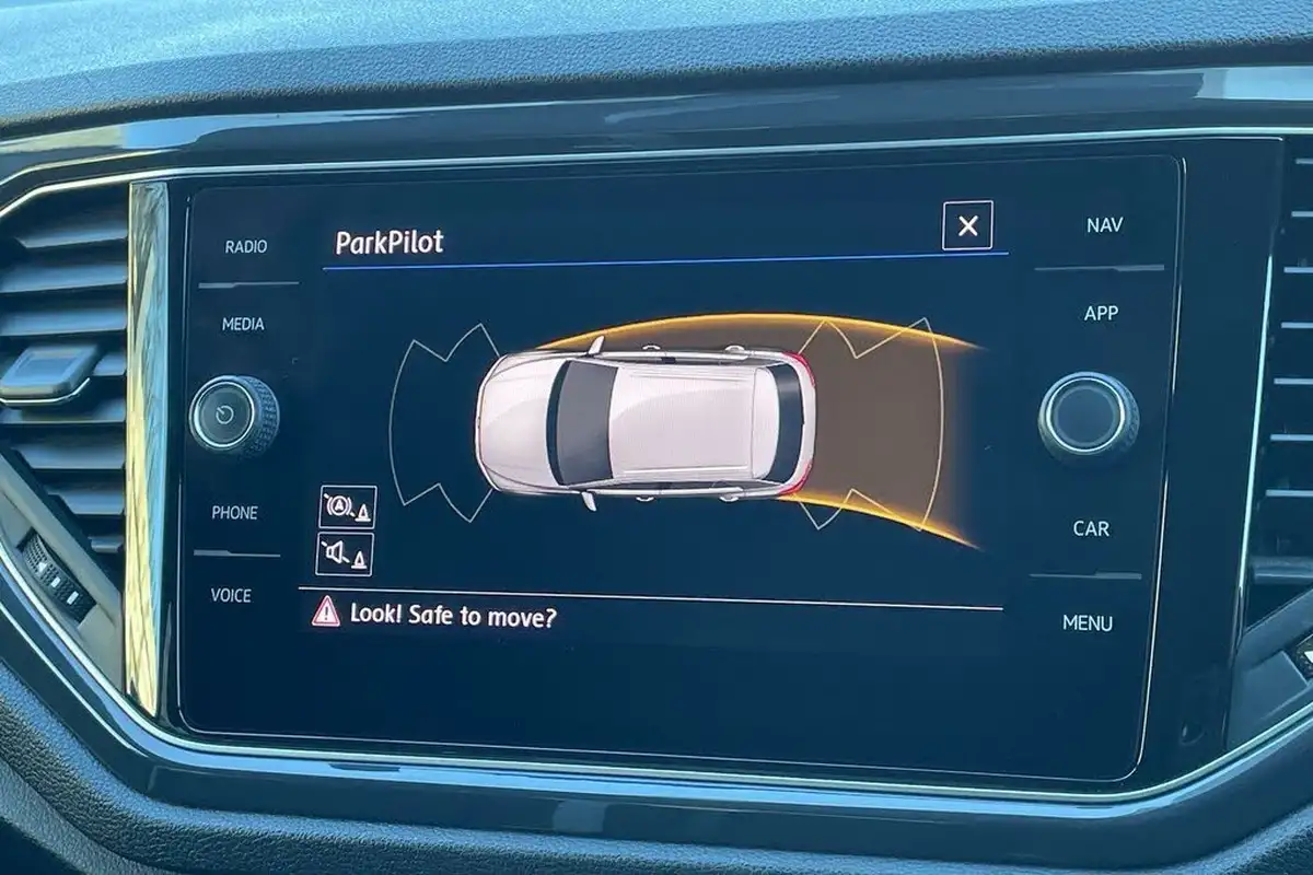 2018-volkswagen-t-roc-15-tsi-se-big-38