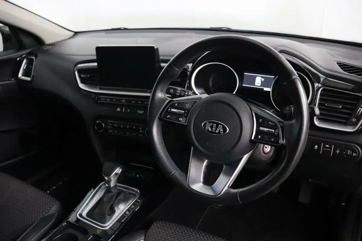 2019-kia-ceed-14-t-gdi-3-sportswagon-dct-big-21