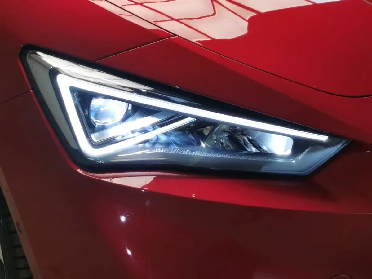 2022-seat-leon-15-tsi-evo-fr-sport-150ps-hatchback-big-3
