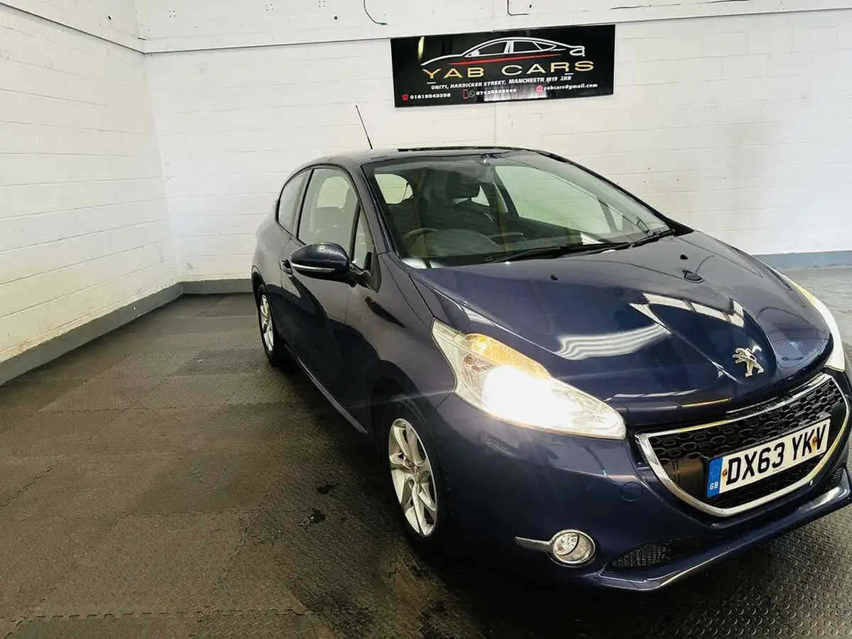 2013-peugeot-208-12-active-3d-big-6