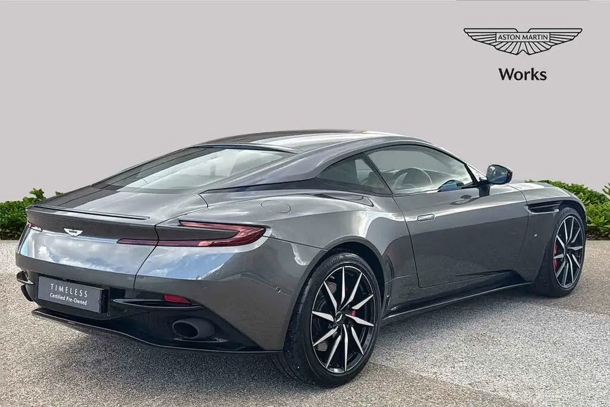 2017-aston-martin-db11-52-v12-launch-edition-big-14