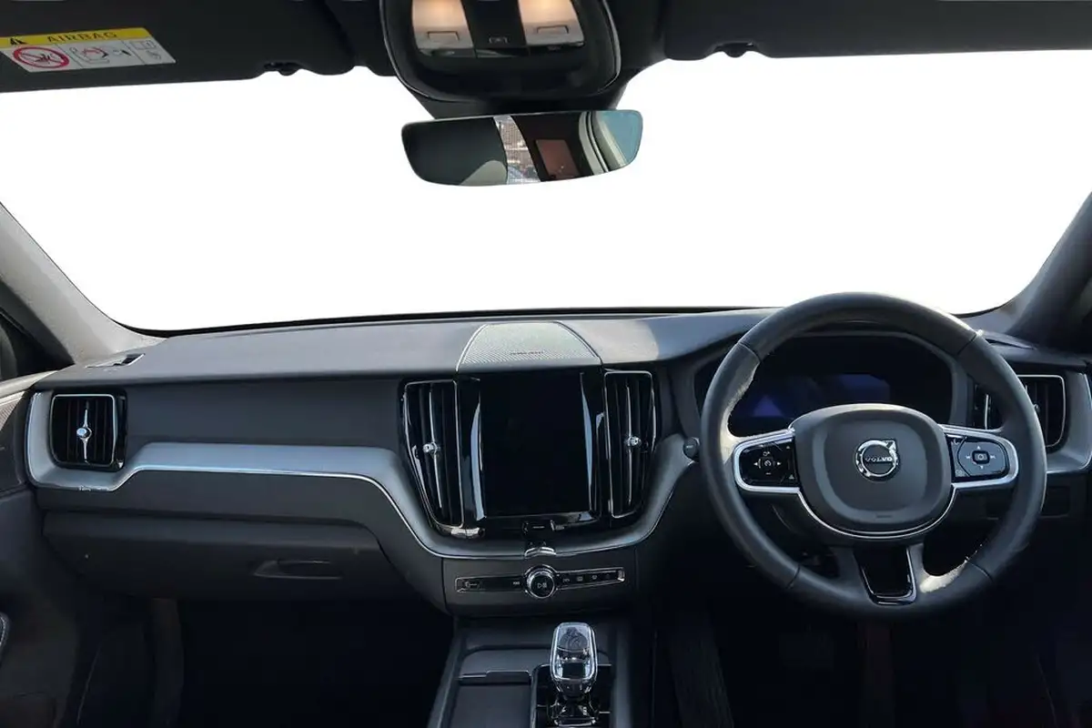 2024-volvo-xc60-20-b5-plus-black-edition-big-5