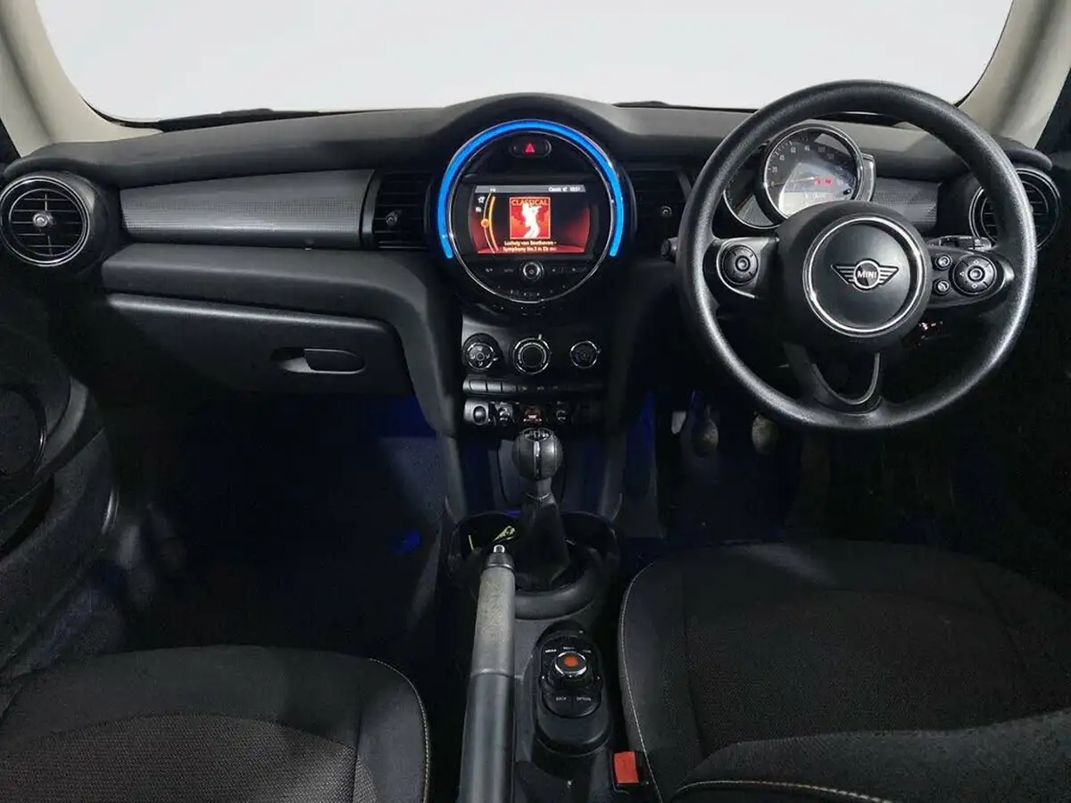 2020-mini-cooper-15-cooper-classic-hatchback-3d-big-2