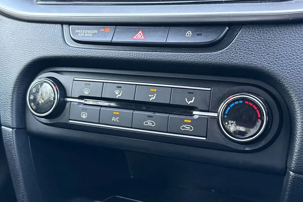 2021-kia-ceed-16crdi-2-134bhp-48v-mhev-hatchback-big-21