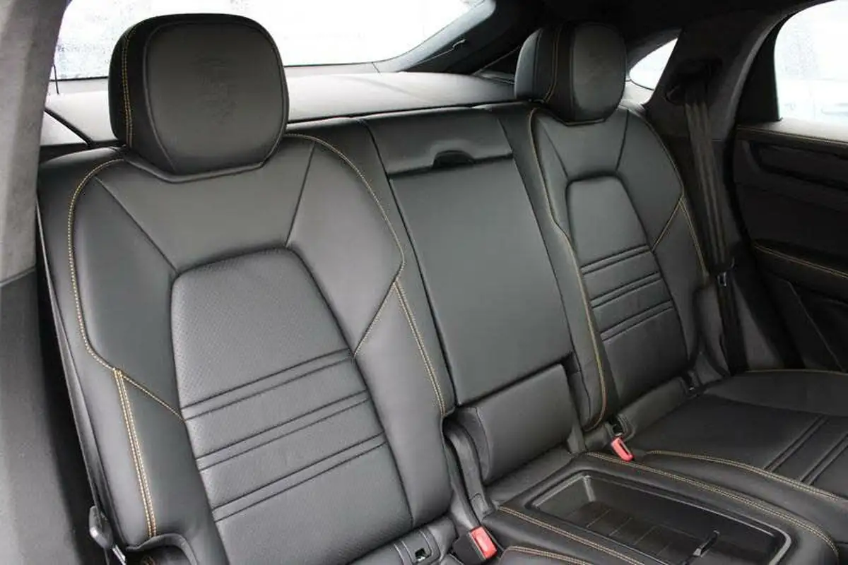 2023-porsche-cayenne-40-v8-turbo-gt-big-21