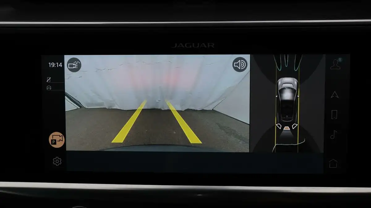 2022-jaguar-i-pace-ev400-black-big-26