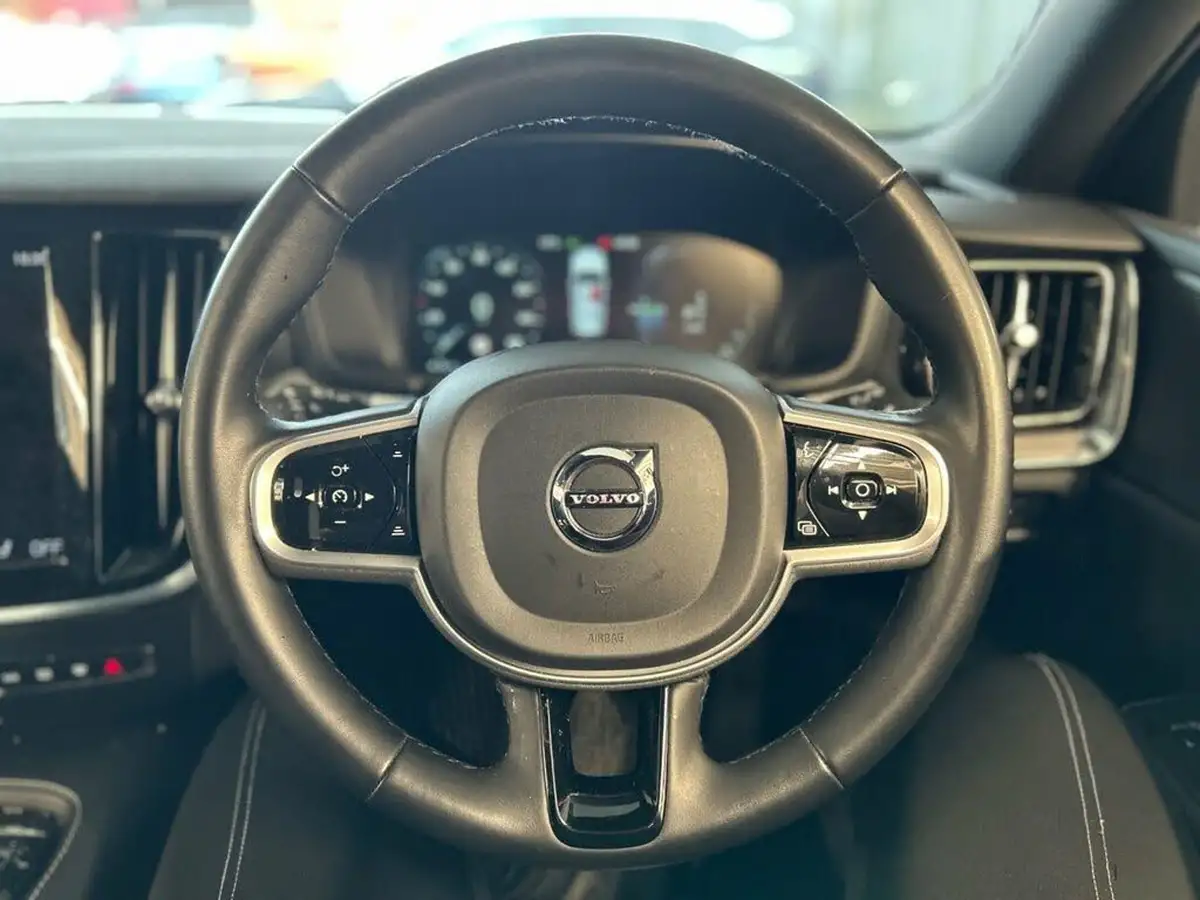 2021-volvo-v60-20-t6-r-design-340bhp-big-24