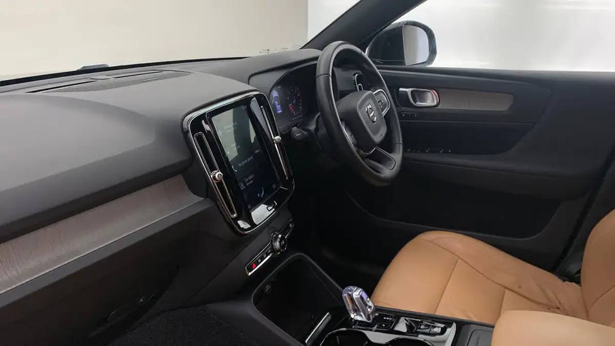 2020-volvo-xc40-20-t4-inscription-awd-big-1