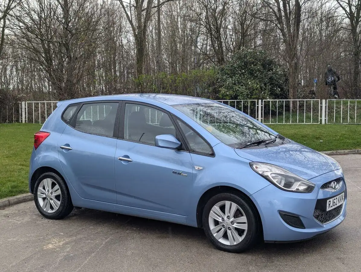2012-hyundai-ix20-16td-active-big-8