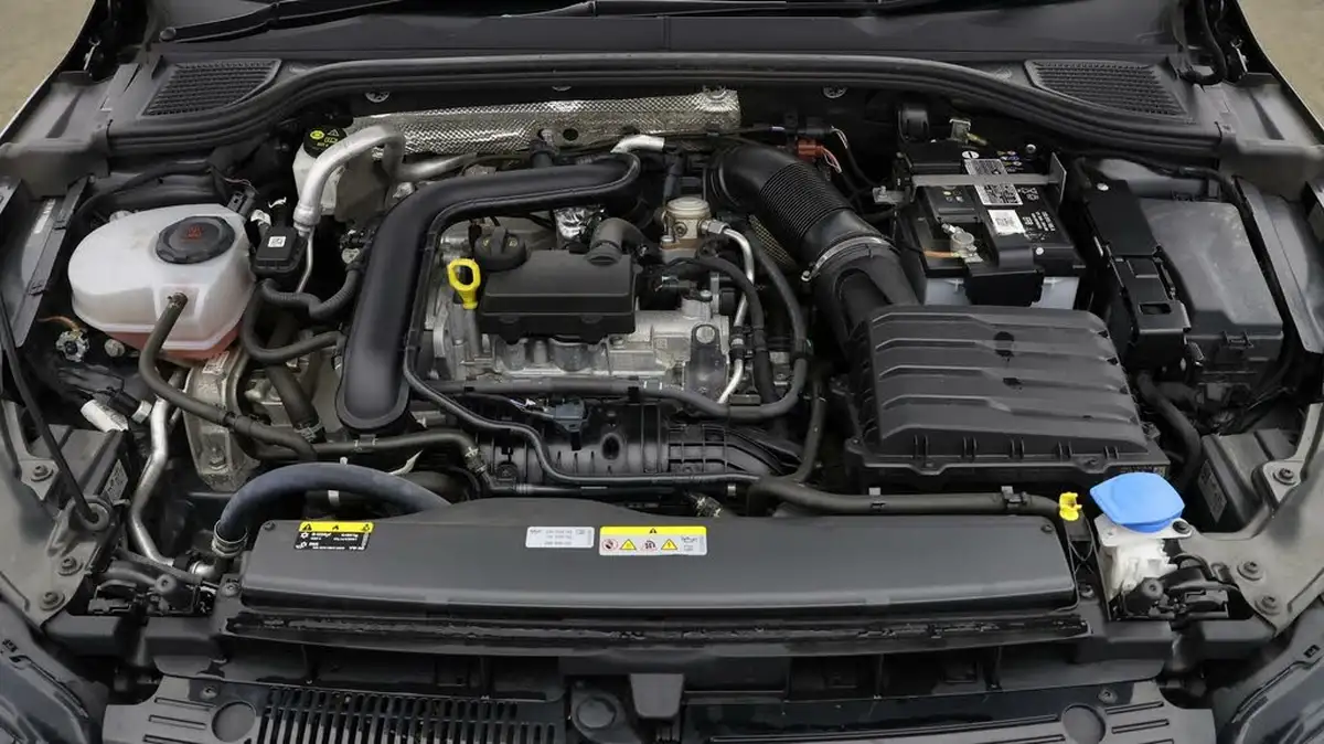 2021-volkswagen-golf-10-tsi-life-hatchback-big-18