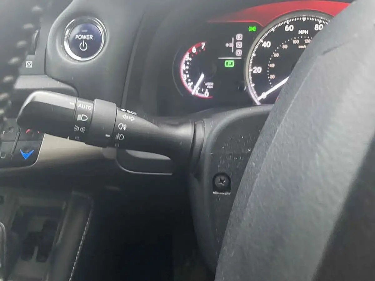 2020-lexus-ct-200h-18-ct-big-39