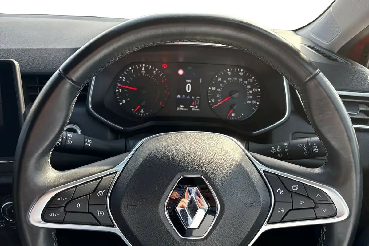 2020-renault-clio-10-sce-iconic-75bhp-big-12