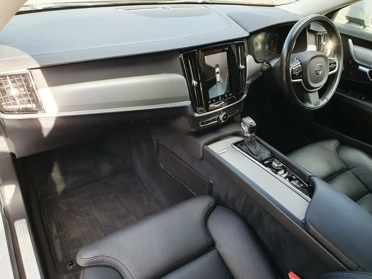 2020-volvo-v90-20-t6-cross-country-plus-big-6