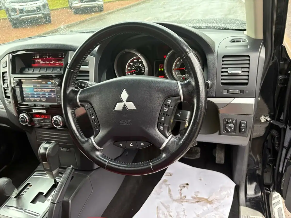 2016-mitsubishi-shogun-32td-sg5-big-24