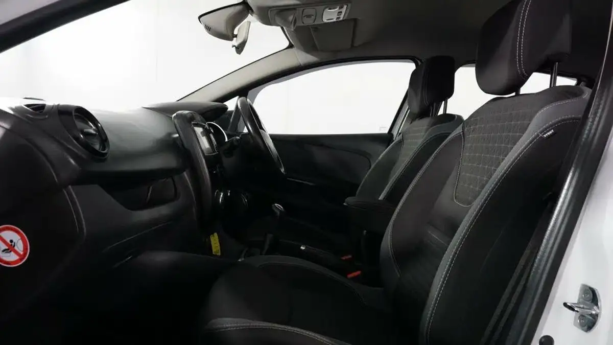 2016-renault-clio-09-tce-dynamique-s-nav-big-10