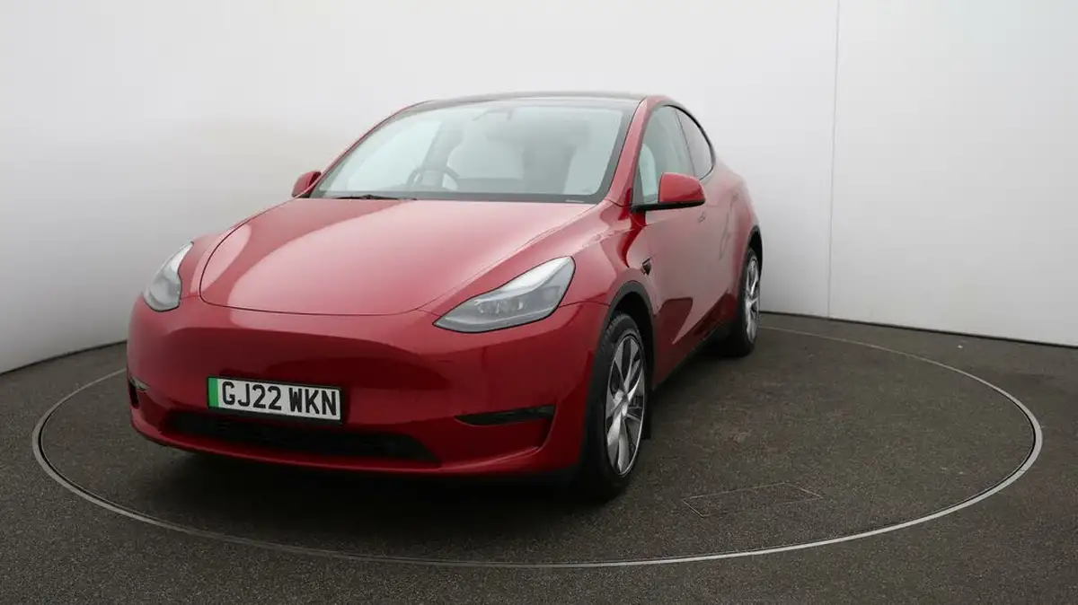 2022-tesla-model-y-e-long-range-big-29