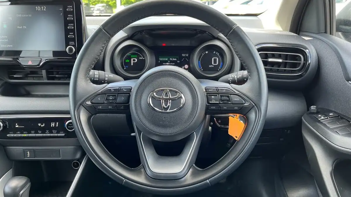 2022-toyota-yaris-15-vvt-i-design-big-7