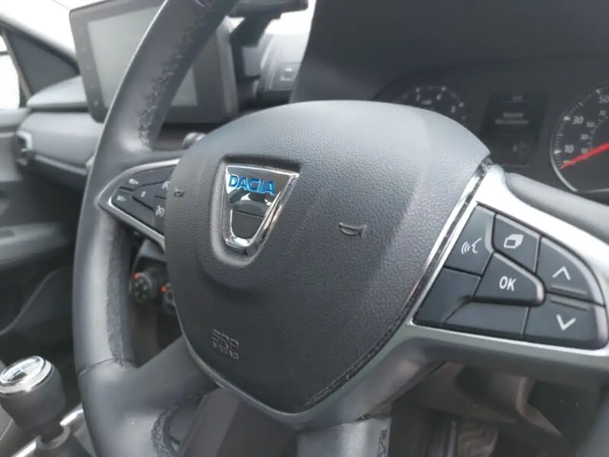 2023-dacia-sandero-10-tce-comfort-90bhp-big-16