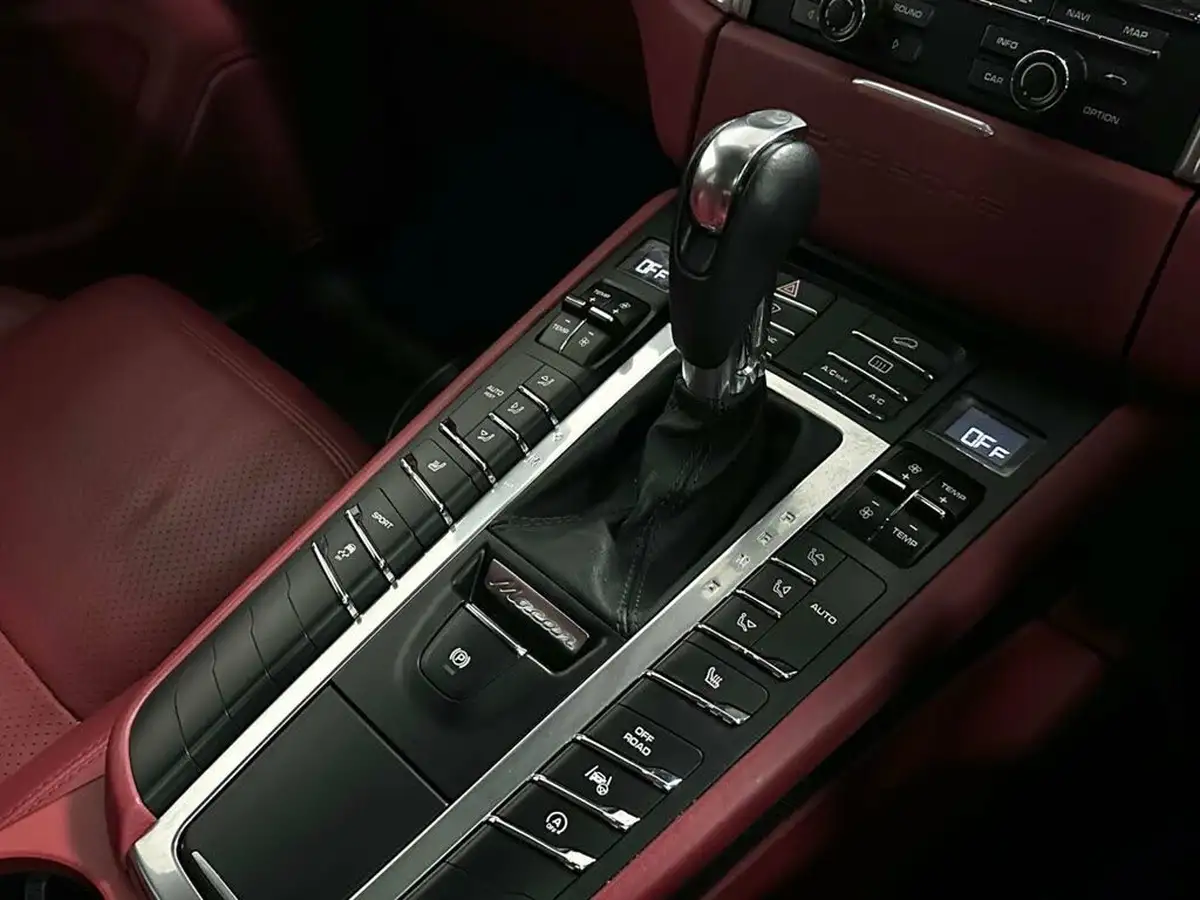2014-porsche-macan-30td-s-big-28
