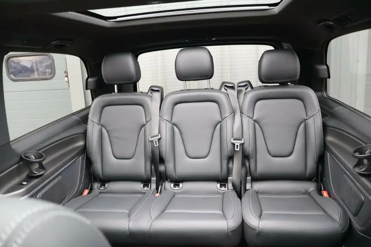 2023-mercedes-benz-v-class-20d-v220d-amg-line-long-big-25