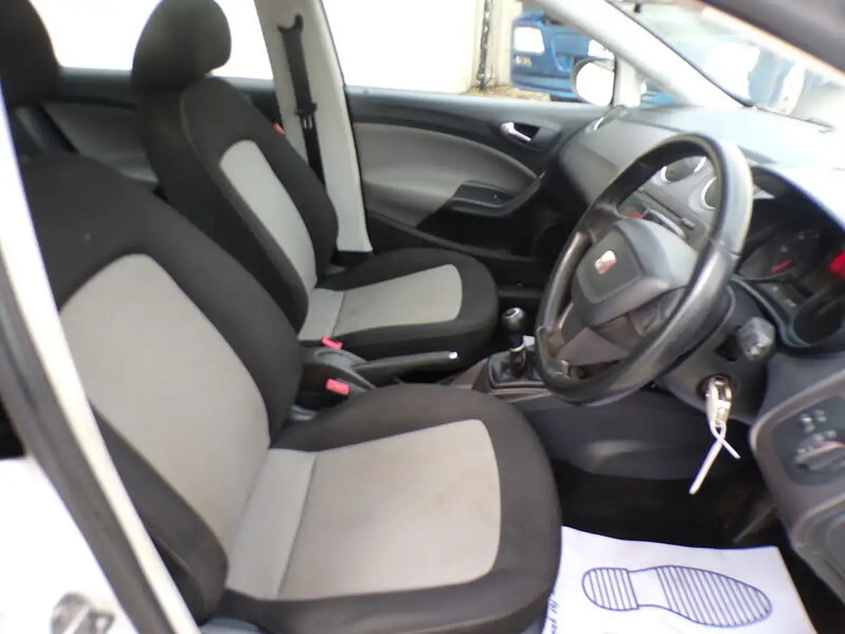 2012-seat-ibiza-16td-se-105-st-estate-5d-big-13
