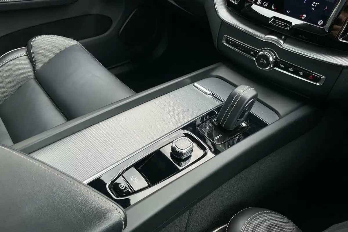2022-volvo-xc60-20td-b4-r-design-pro-big-43