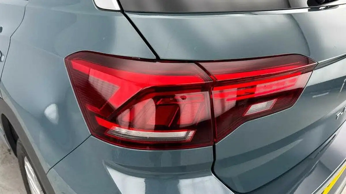 2024-volkswagen-t-roc-15-tsi-r-line-hatchback-5d-dsg-big-31