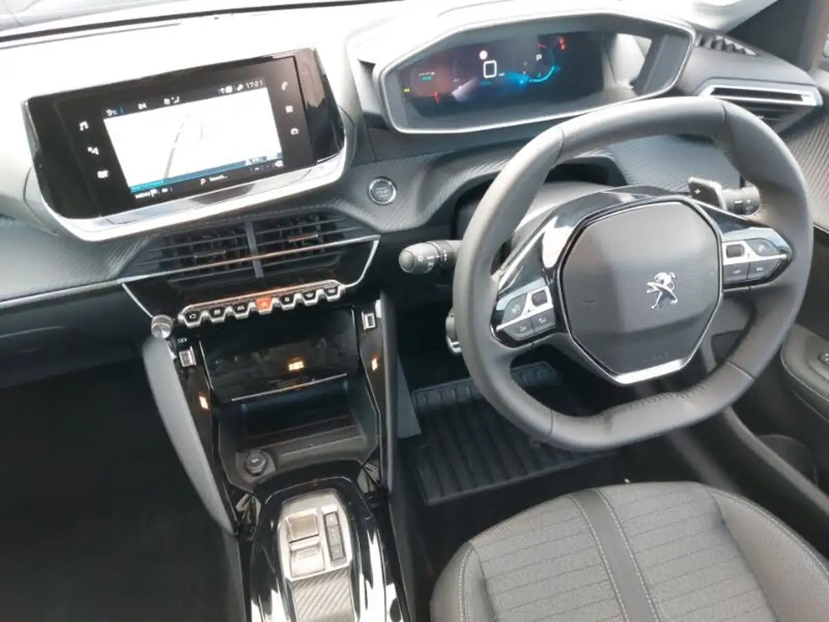 2023-peugeot-208-12-puretech-allure-premium-100ps-eat8-big-9