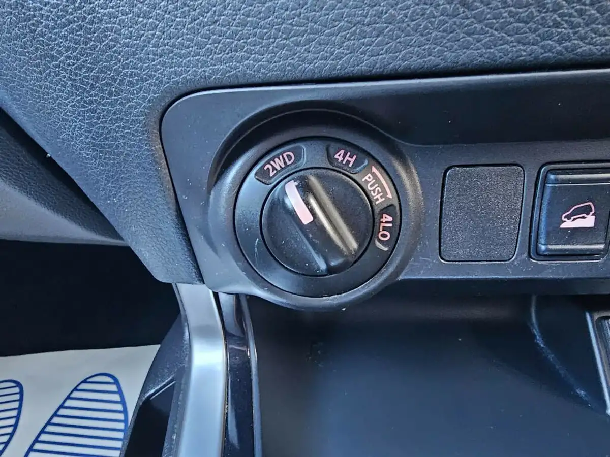 2017-nissan-navara-23dci-tekna-auto-big-20