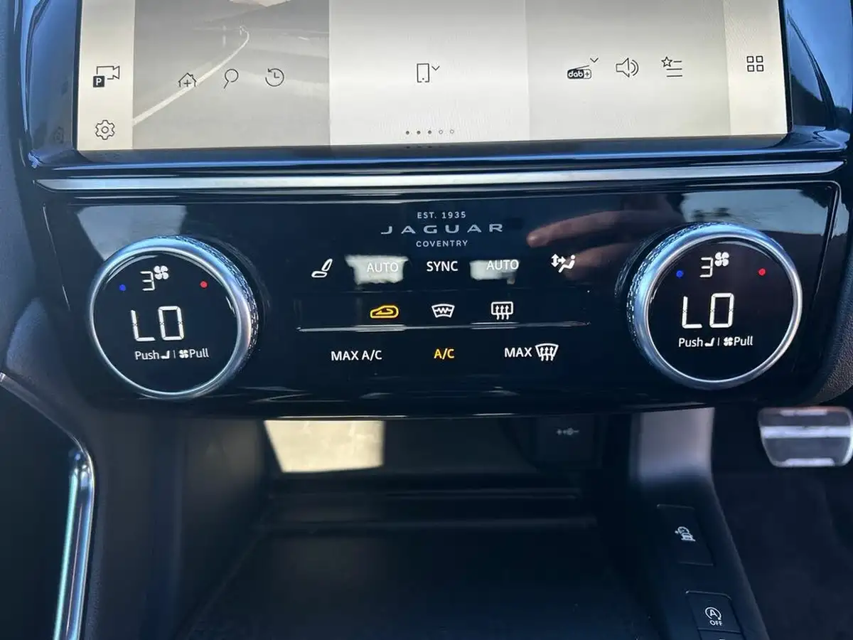 2021-jaguar-e-pace-20-d200-r-dynamic-se-big-11